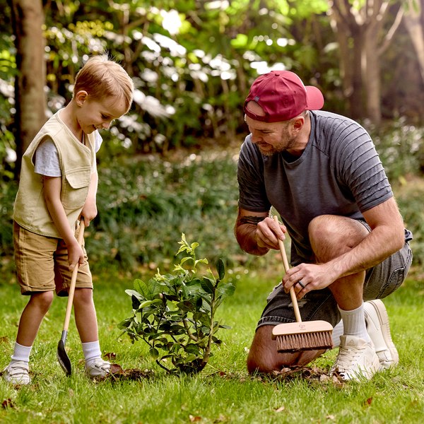 Щетка игрушечная Hape Садовод Метла / E5593_HP