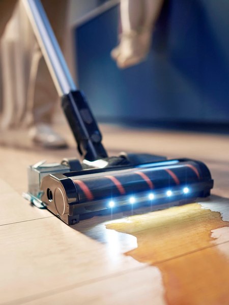 Вертикальный пылесос Philips XC3133/01