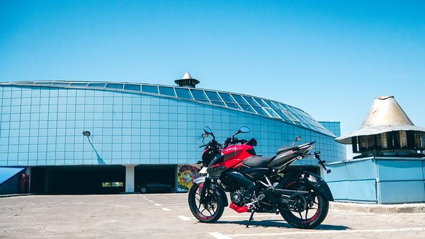 Мотоцикл Bajaj Pulsar 200NS UG