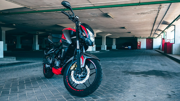 Мотоцикл Bajaj Pulsar 200NS UG