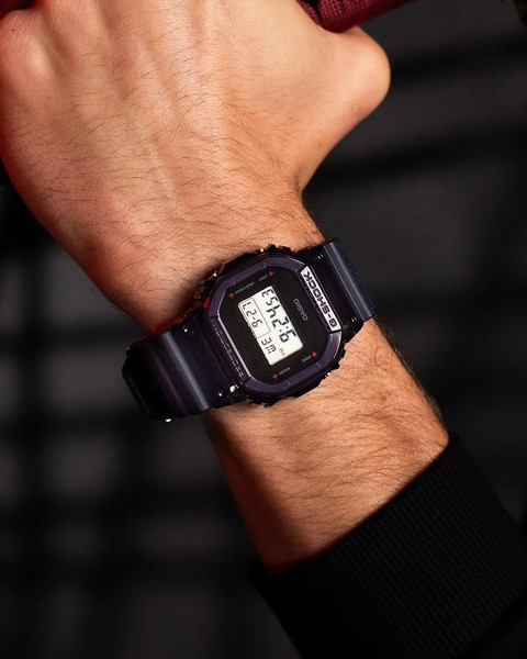 Часы наручные мужские Casio DW-5600NNJ-2E