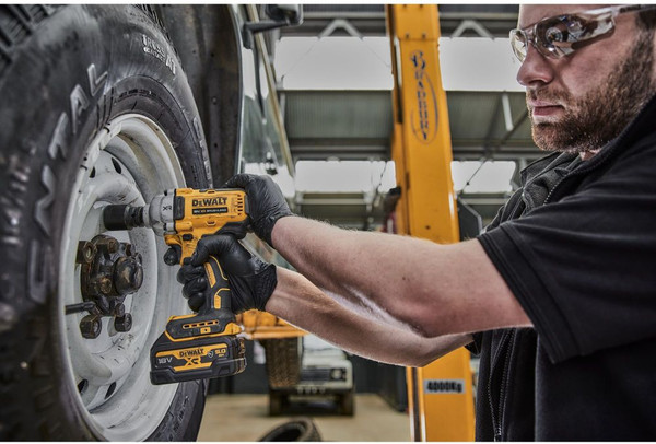 Профессиональный гайковерт DeWalt DCF892P2T