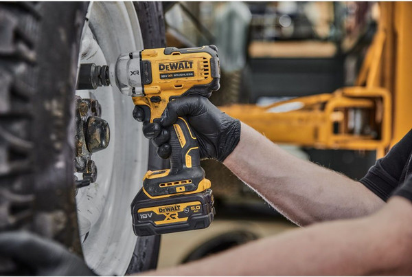 Профессиональный гайковерт DeWalt DCF892P2T