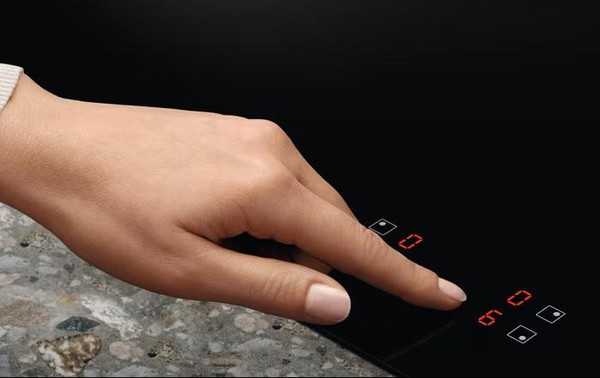 Индукционная варочная панель Electrolux LIB60424CK