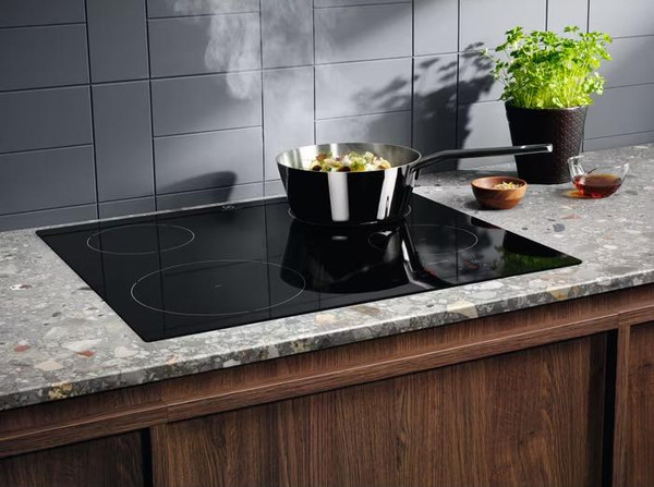 Индукционная варочная панель Electrolux LIB60424CK