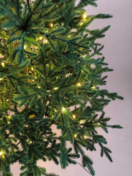 Ель искусственная Уральская ёлка и игрушка Уральская с гирляндой