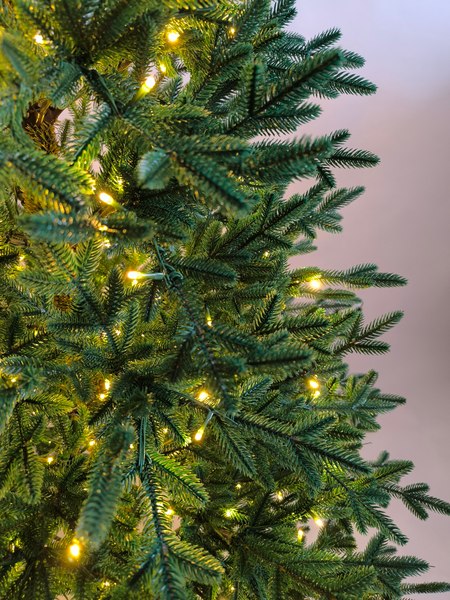 Ель искусственная Уральская ёлка и игрушка Уральская с гирляндой