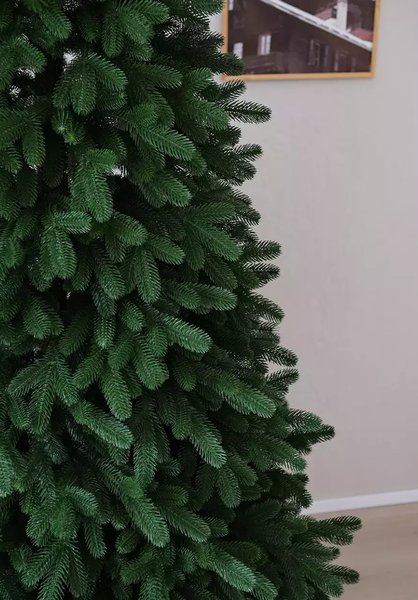 Ель искусственная Уральская ёлка и игрушка Сибирская