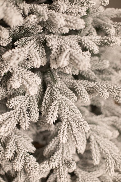 Ель искусственная Ёлушка Уральская заснеженная / ЕУРАЛЗ 18