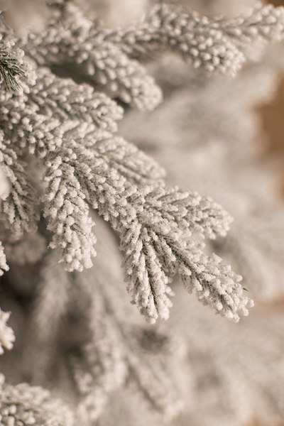 Ель искусственная Ёлушка Уральская заснеженная / ЕУРАЛЗ 18