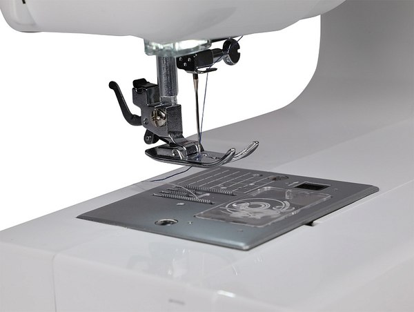 Швейная машина Leader Breeze