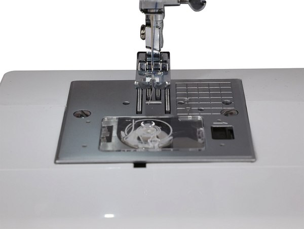 Швейная машина Leader Breeze