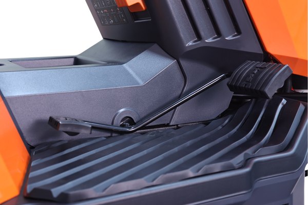 Райдер бензиновый Eland LT-4592P