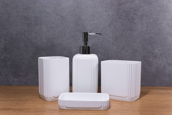 Дозатор для жидкого мыла Caspian York 90084