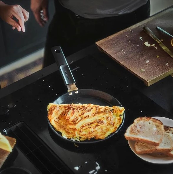 Блинная сковорода Fiskars Hard Face / 1075522