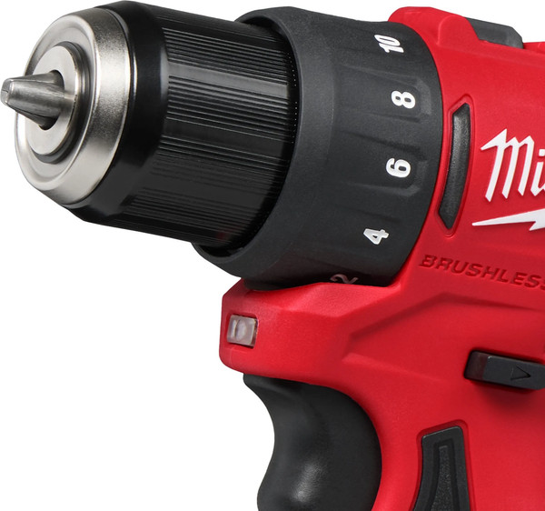 Аккумуляторная дрель-шуруповерт Milwaukee M12 BLDDRC-202C / 4933499686