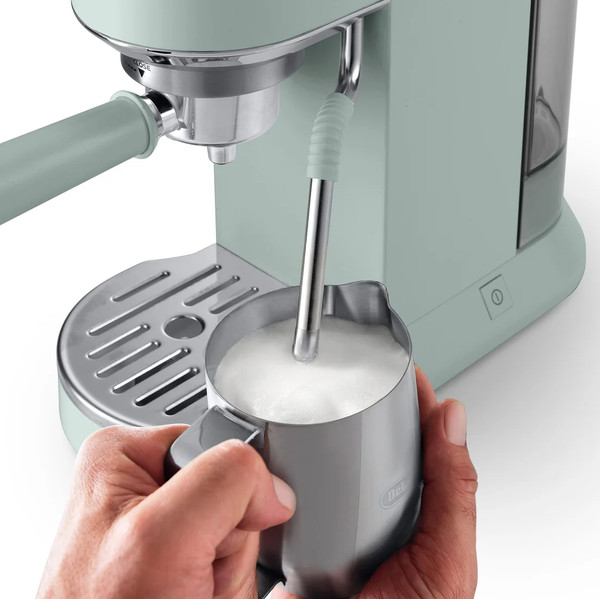 Кофеварка эспрессо DeLonghi EC890.GR