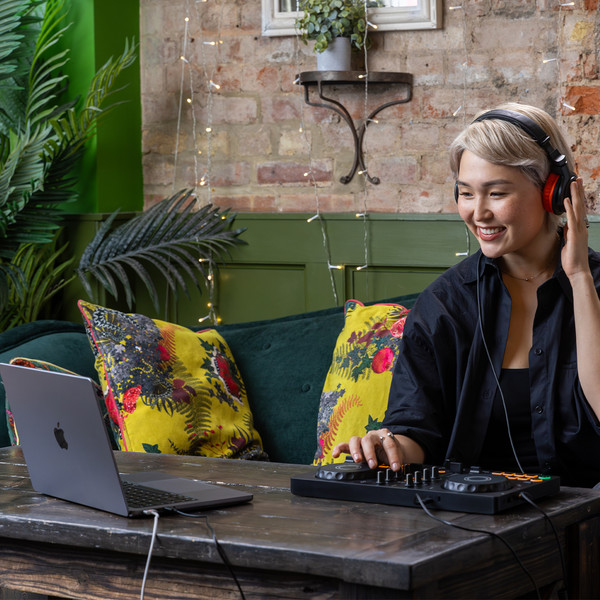 DJ контроллер Pioneer AlphaTheta DDJ-FLX2