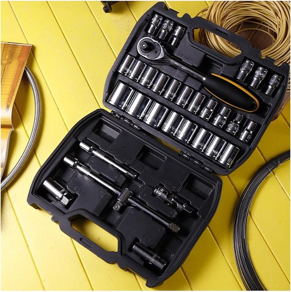 Универсальный набор инструментов Deli EDL1032