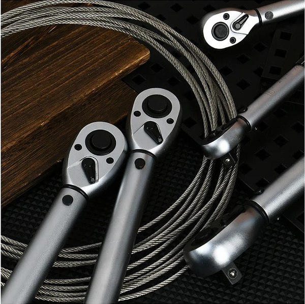 Гаечный ключ Deli Динамометрический / EDL-YN-40200