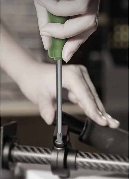 Отвертка Deli Soft Touch / HT1055L