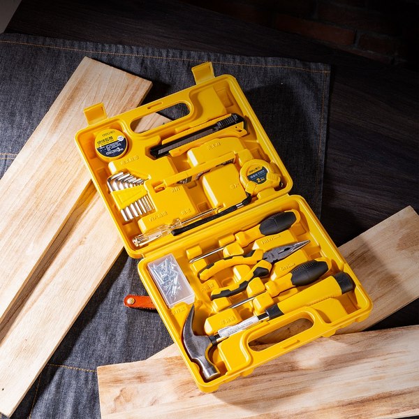 Универсальный набор инструментов Deli EDL1018J