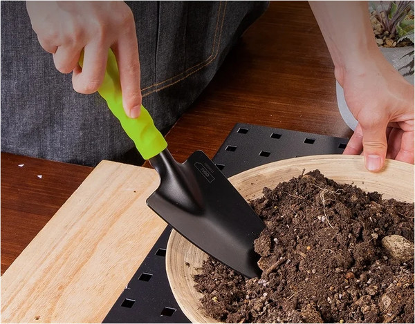 Совок садовый Deli EDL580811