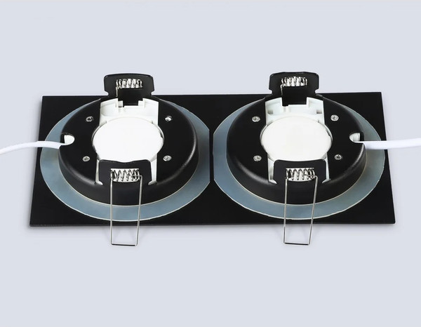 Точечный светильник Ambrella TN6743/2 BK