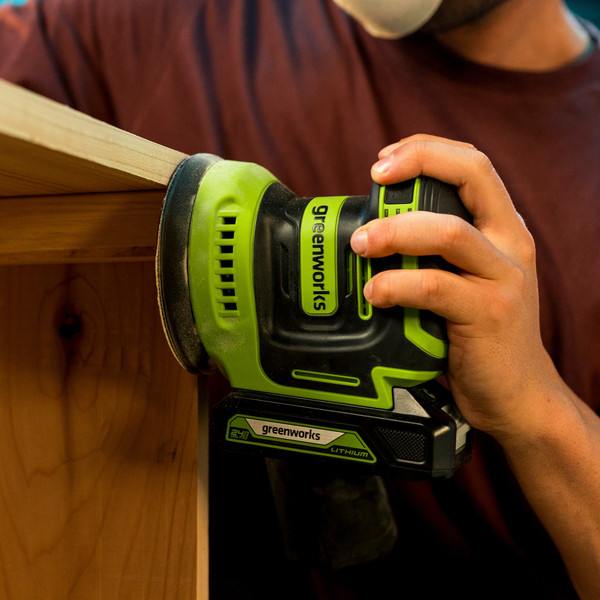 Эксцентриковая шлифовальная машина Greenworks OS325 / 3100907CUA