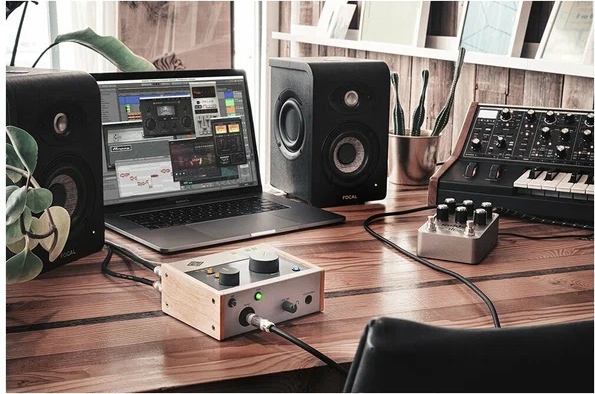 Аудиоинтерфейс Universal Audio Volt 176 USB