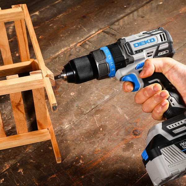 Аккумуляторная дрель-шуруповерт Deko DKCID20 / 063-4456
