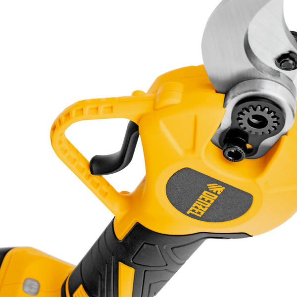 Секатор аккумуляторный Denzel CP-30BL / 59434