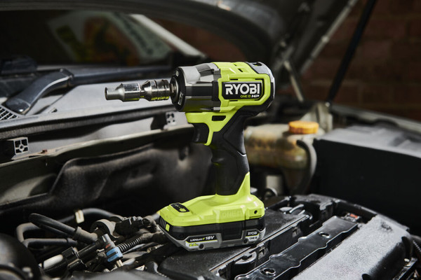 Аккумуляторный гайковерт Ryobi RIW18C-0 (5133005898)