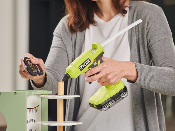 Клеевой пистолет Ryobi RGLU18-0 / 5133005717