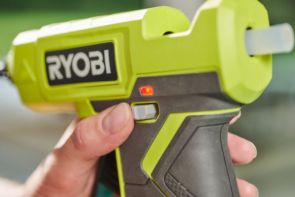Клеевой пистолет Ryobi RGLU18-0 / 5133005717