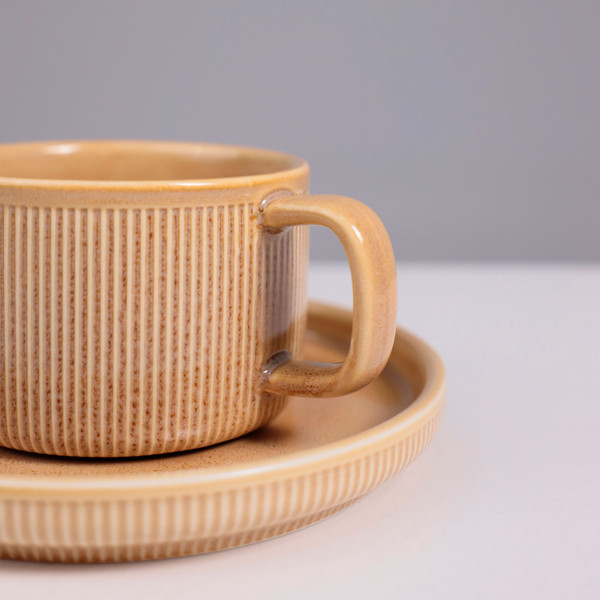 Чашка с блюдцем AksHome Stria 200мл