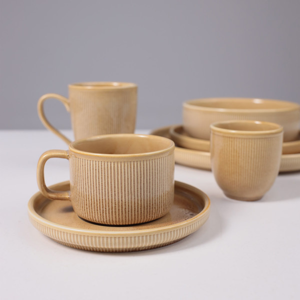 Чашка с блюдцем AksHome Stria 200мл