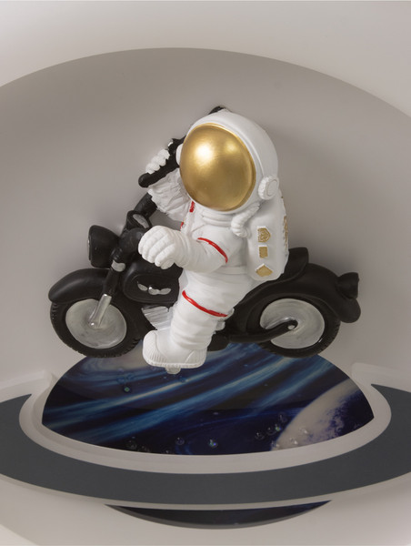 Потолочный светильник BayerLux Космонавт на мотоцикле / 10534295