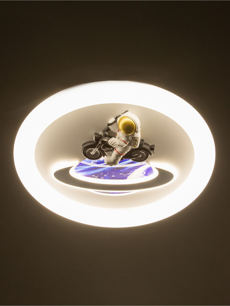 Потолочный светильник BayerLux Космонавт на мотоцикле / 10534295