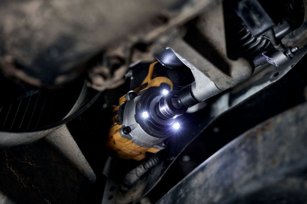 Профессиональный гайковерт DeWalt DCF923B