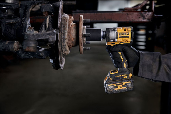 Профессиональный гайковерт DeWalt DCF923B