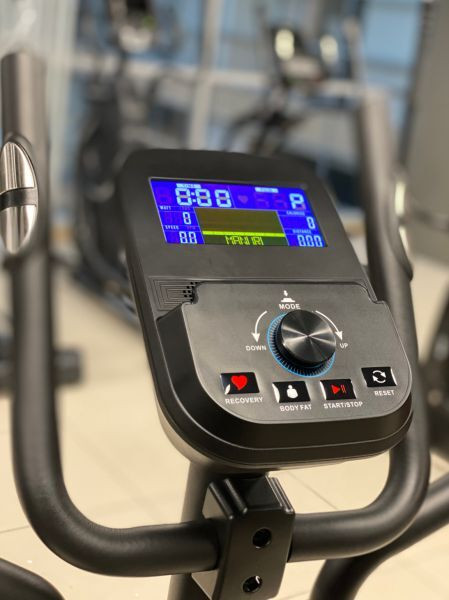 Эллиптический тренажер Altezani E 140