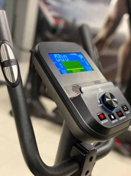 Эллиптический тренажер Altezani E 140