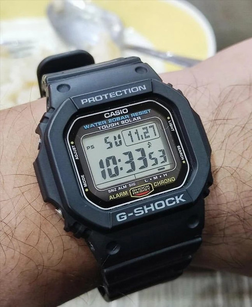 Часы наручные мужские Casio G-Shock G-5600UE-1DR