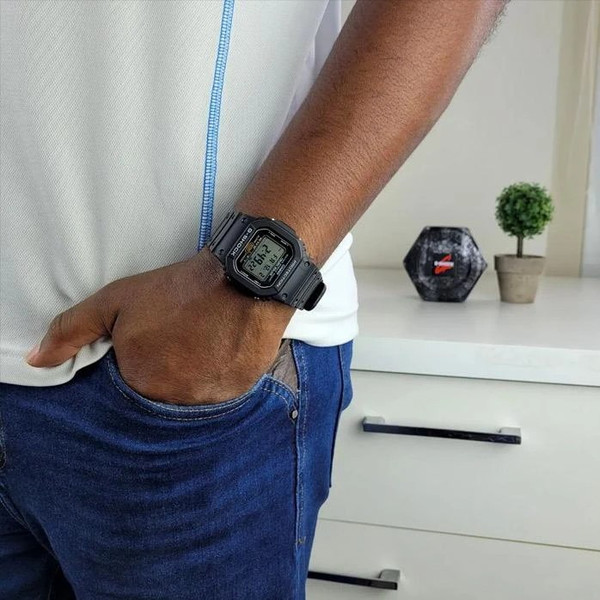 Часы наручные мужские Casio G-Shock G-5600UE-1DR