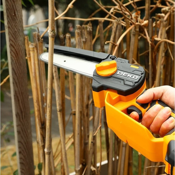 Пила цепная аккумуляторная Deko DKCHS 20-6 / 063-4307-1