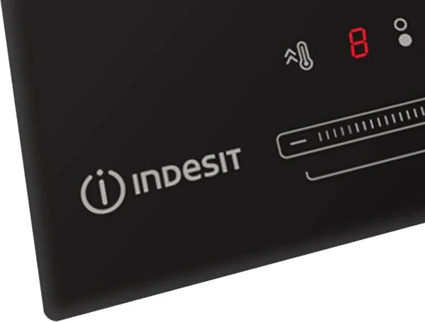 Индукционная варочная панель Indesit IS 40CQ30 NE