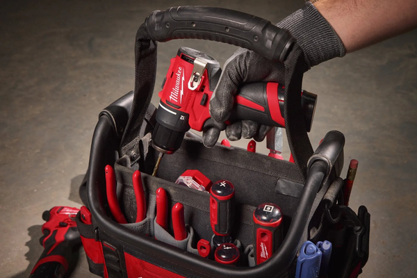 Аккумуляторная дрель-шуруповерт Milwaukee M12 BLDDRC-202C+набор бит Impact / 4933499686P42F