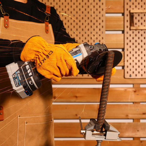 Угловая шлифовальная машина Deko DKAG20 / 063-2154