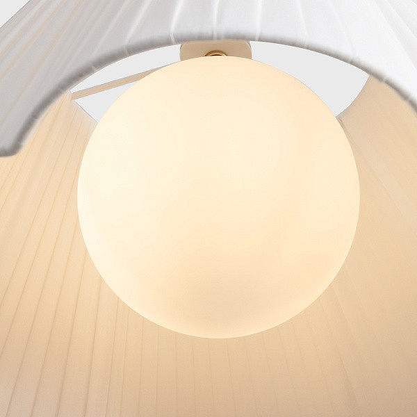 Потолочный светильник Freya Sylvia FR2056PL-01W